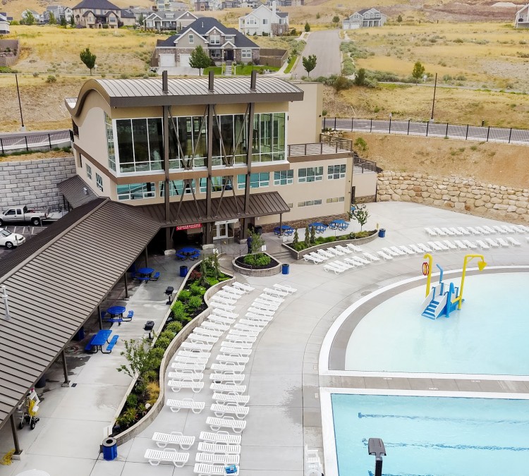 traverse-mountain-hoa-member-only-community-center-pool-photo